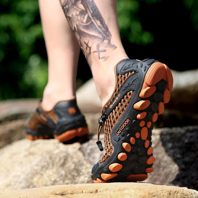 Japanese Lifestyle Store - Trekking Gunung Sepatu Olahraga Pria Basket
